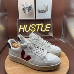 Veja V-12 Leather Low Sneakers Women’s Sz 9